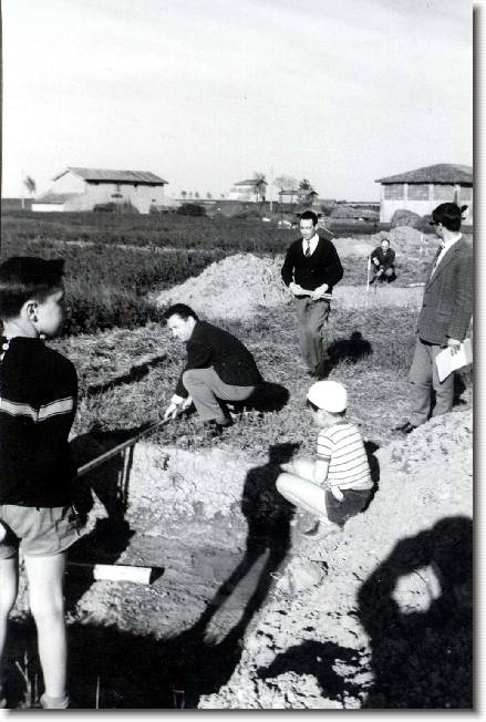 Clicca per scorrere le foto originali ingrandite