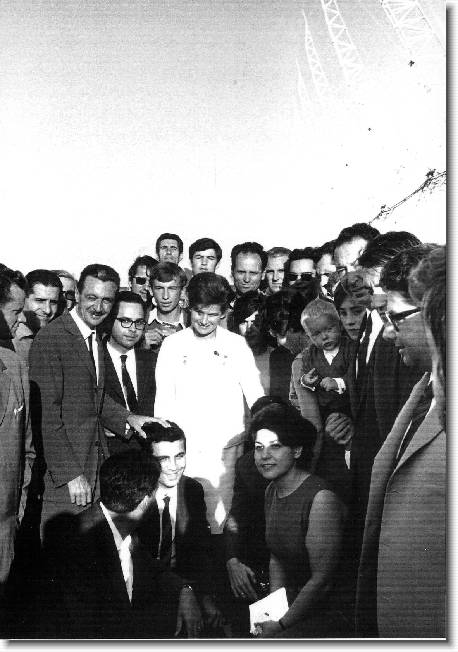 Clicca per scorrere le foto originali ingrandite