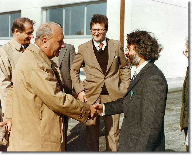 Clicca per scorrere le foto originali ingrandite
