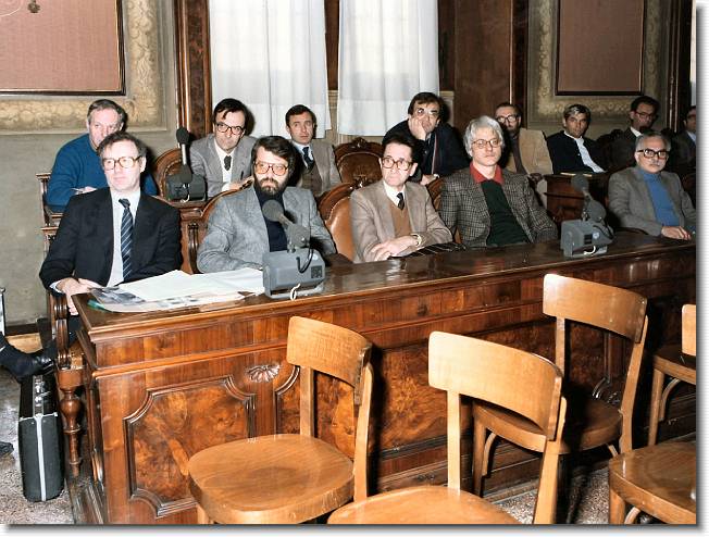 Clicca per scorrere le foto originali ingrandite