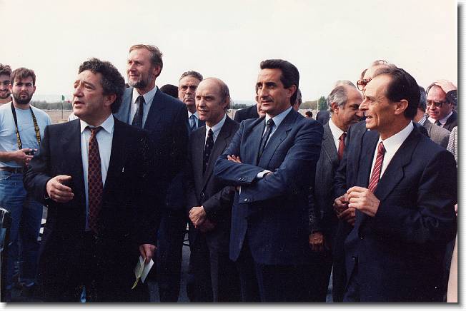 Clicca per scorrere le foto originali ingrandite