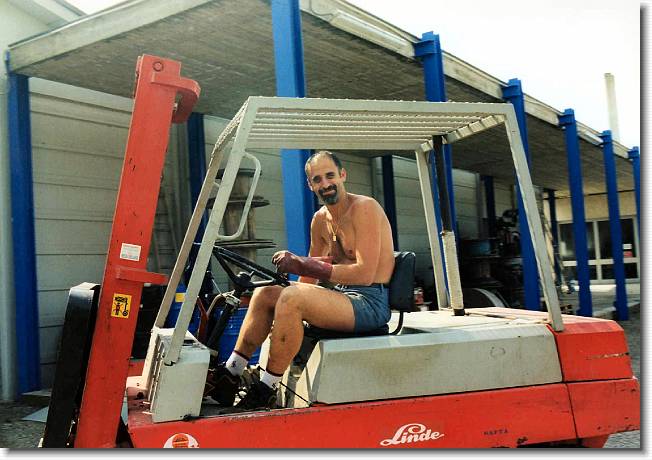 Clicca per scorrere le foto originali ingrandite